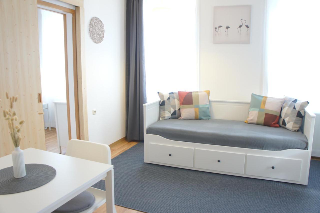 Schwarzacherhof Pension & Apartments シュヴァルツァッハ・イム・ポンガウ エクステリア 写真